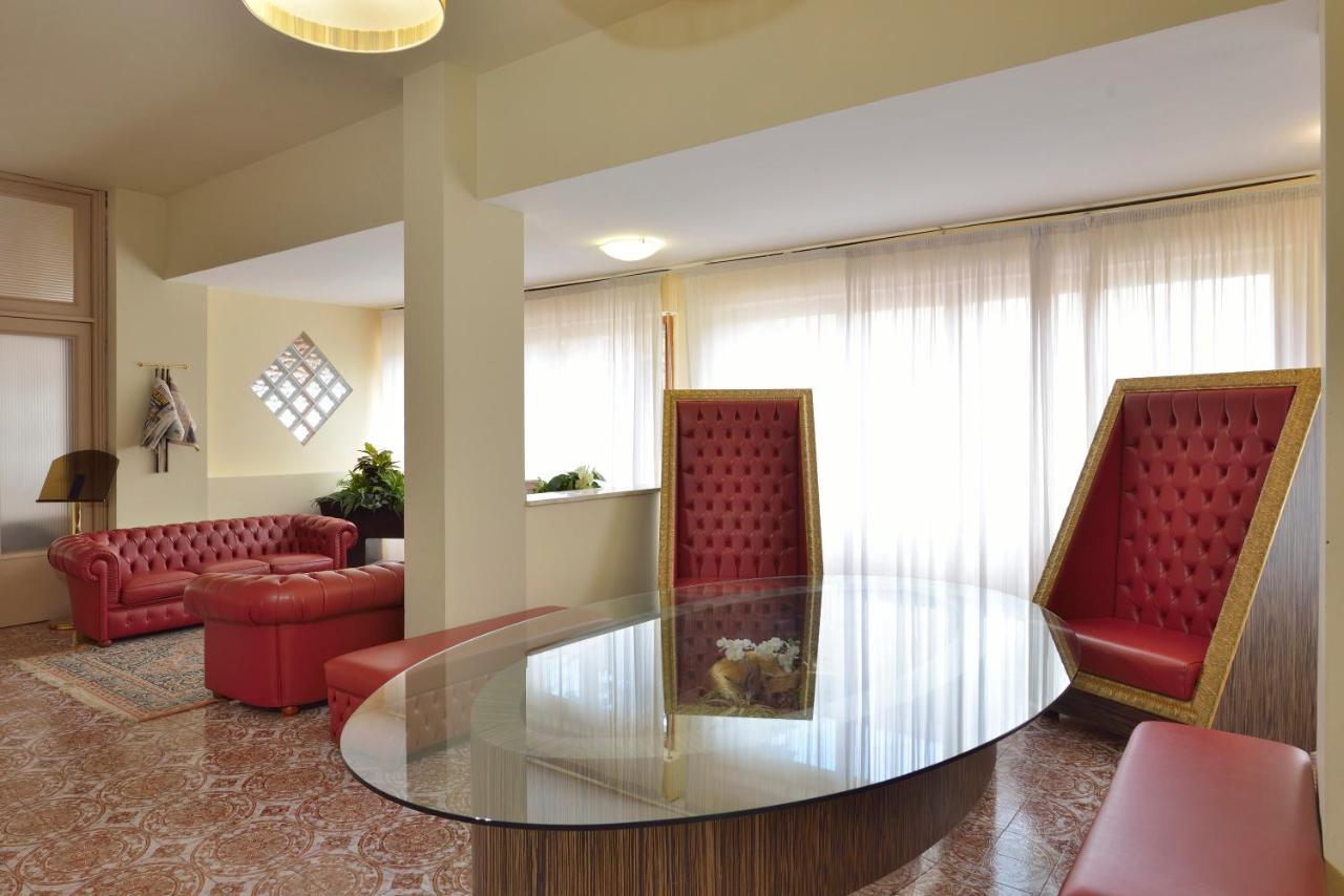 Hotel Attico Chianciano Terme Exterior photo